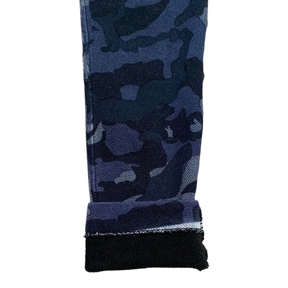 Cabin Fever • Camo Leggings - Picture 6 of 7